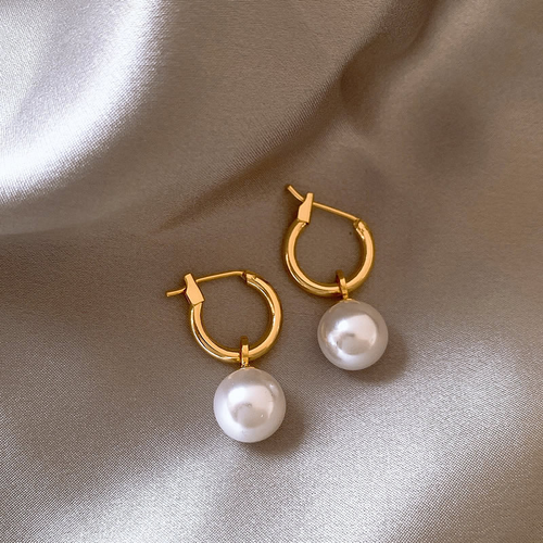 | BOUCLES D’OREILLES ÉLÉGANTES AVEC PERLES DORÉES