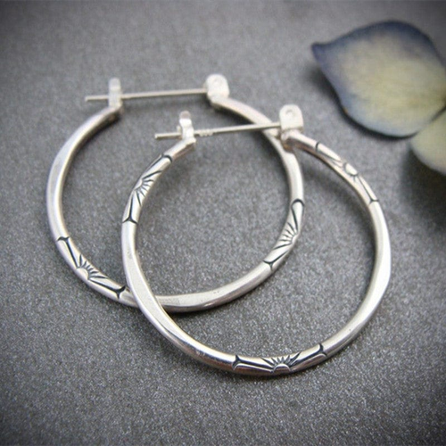| BOUCLES D’OREILLES CRÉOLES EN ARGENT VINTAGE
