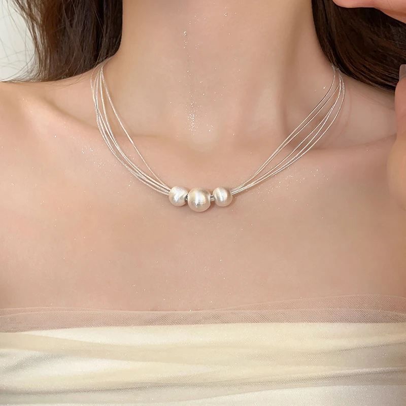Collar Elegante por Capas con Perlas Blancas