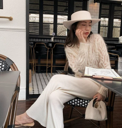 Jolanda – Jerseys de Punto Calado Elegante
