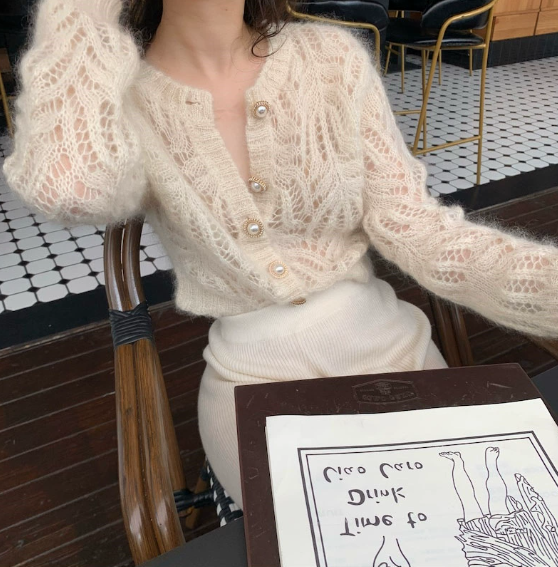 Jolanda – Jerseys de Punto Calado Elegante