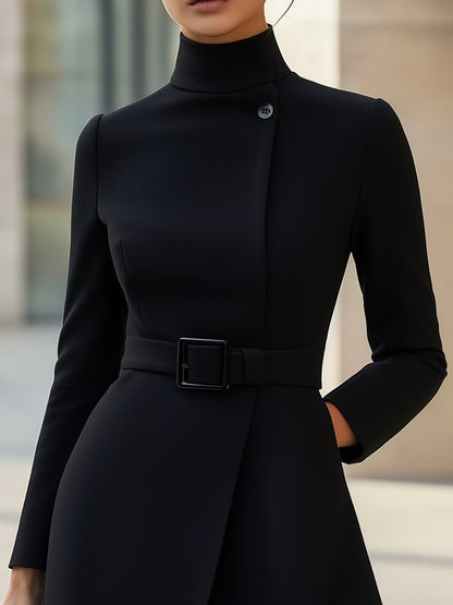 Vestido elegante con cuello subido y cinturón