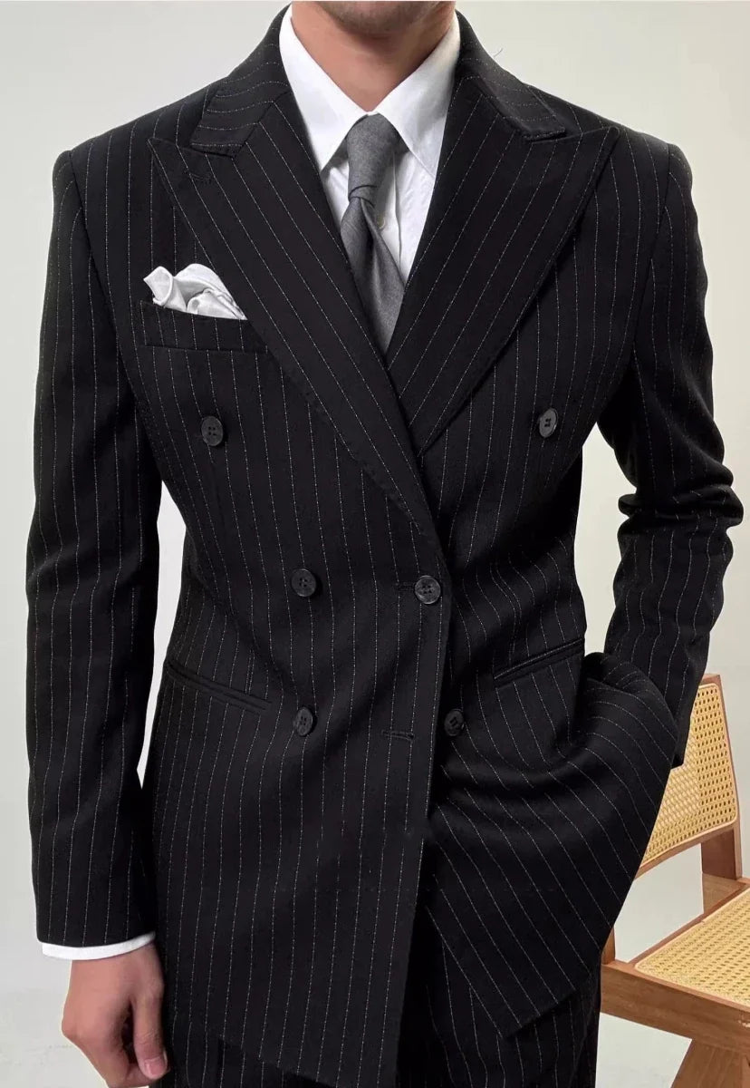Traje Elegante de Novio Leo