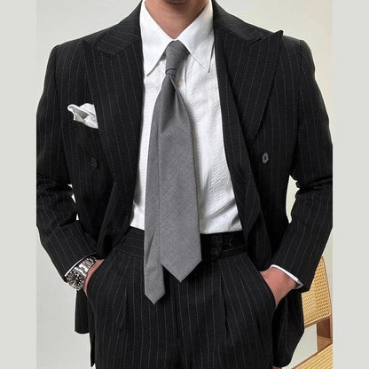 Traje Elegante de Novio Leo