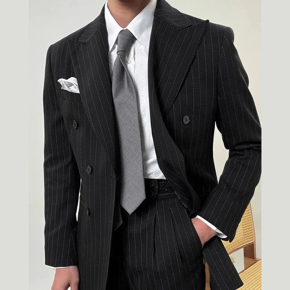 Traje Elegante de Novio Leo