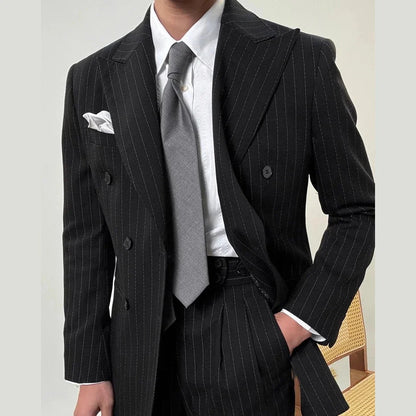 Traje Elegante de Novio Leo