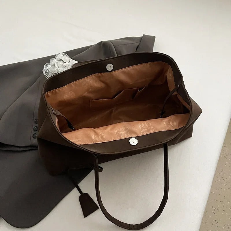 Elettra – Bolso Maxi de Diseño Amplio y Elegante