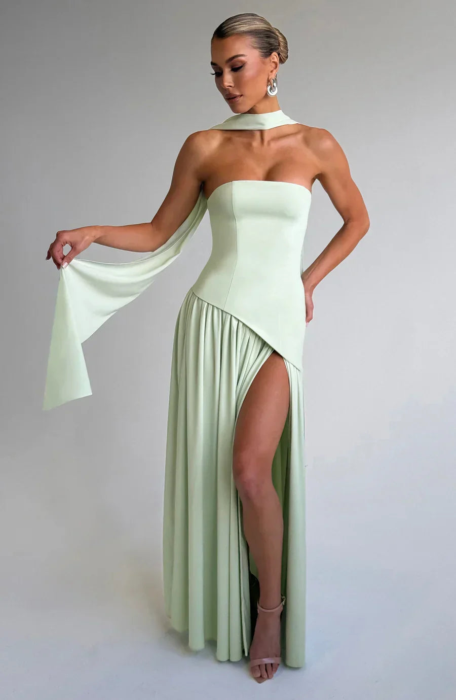 | Robe Élégante Claire