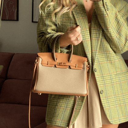 Un bolso atemporal reinventado con audacia